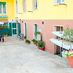 Stanze Sul Mare And 3*
