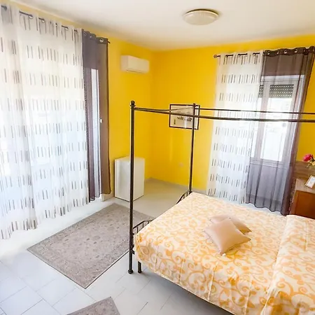 Stanze Sul Mare And Bed & Breakfast
