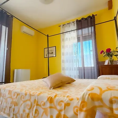 Stanze Sul Mare And Bed & Breakfast Salerno